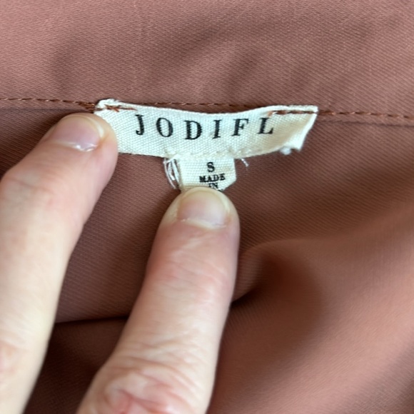 Jodifl rust split neck collar dolman sleeve hi lo oversized blouse - Picture 11 of 16